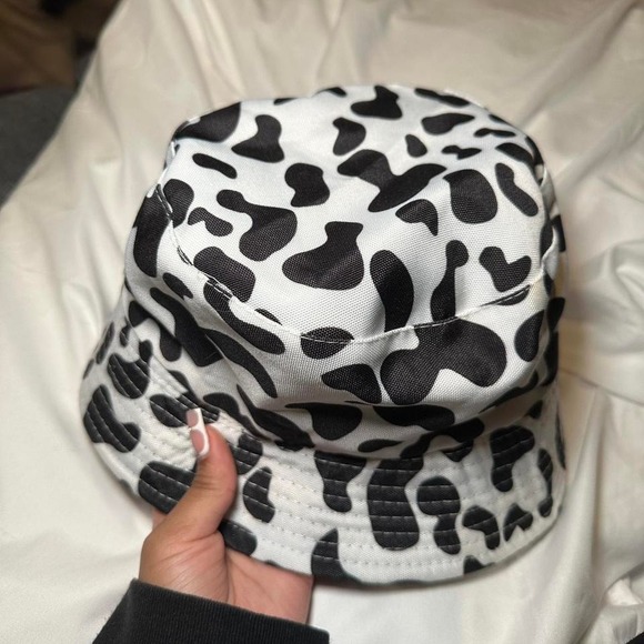 Accessories - cow print bucket hat